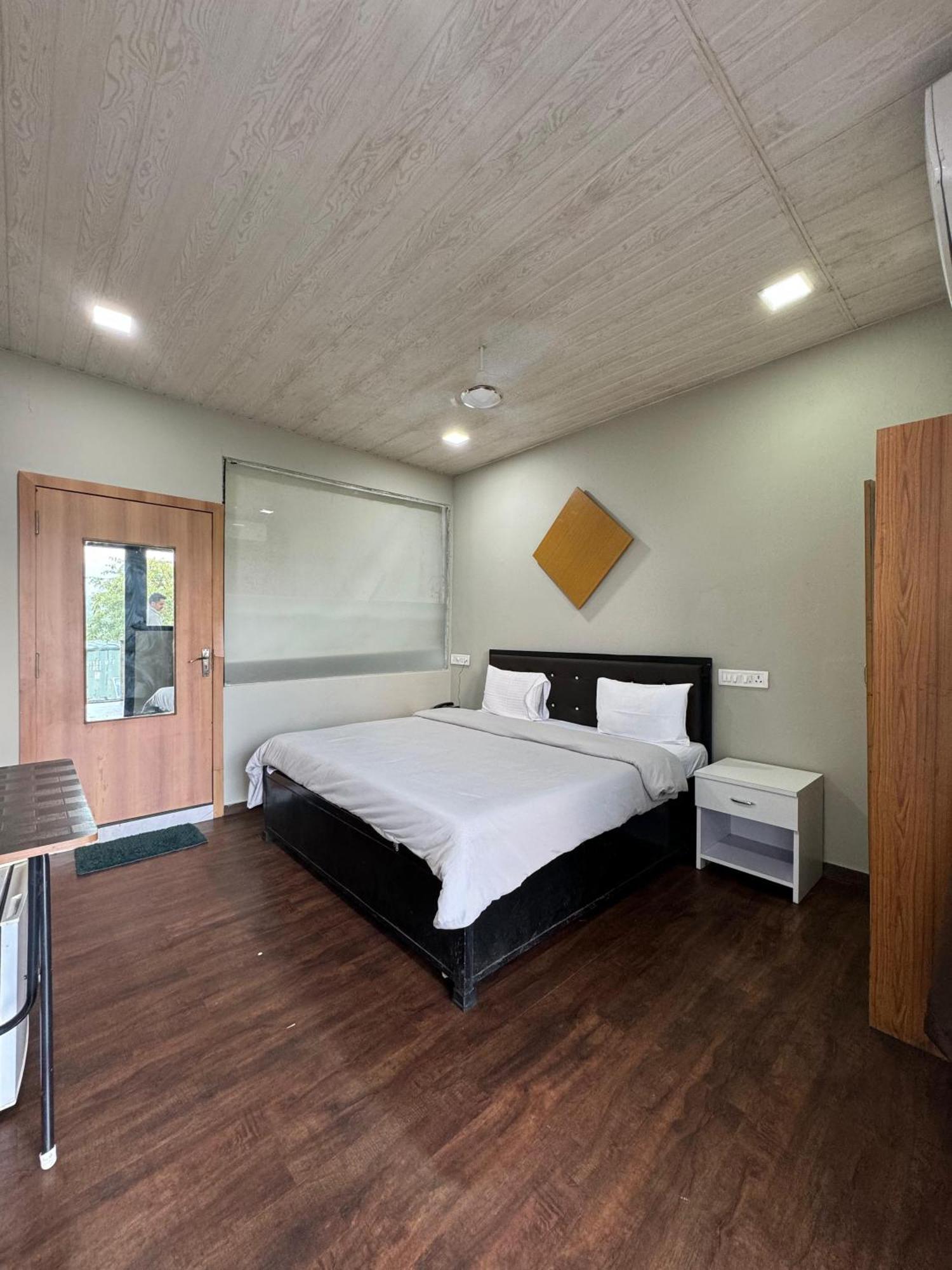 The Canvas Resort In Lonavla מראה חיצוני תמונה