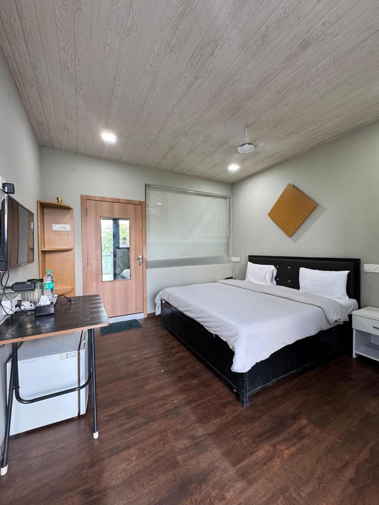 The Canvas Resort In Lonavla מראה חיצוני תמונה