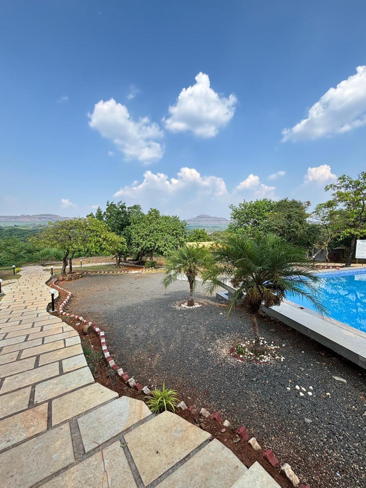 The Canvas Resort In Lonavla מראה חיצוני תמונה