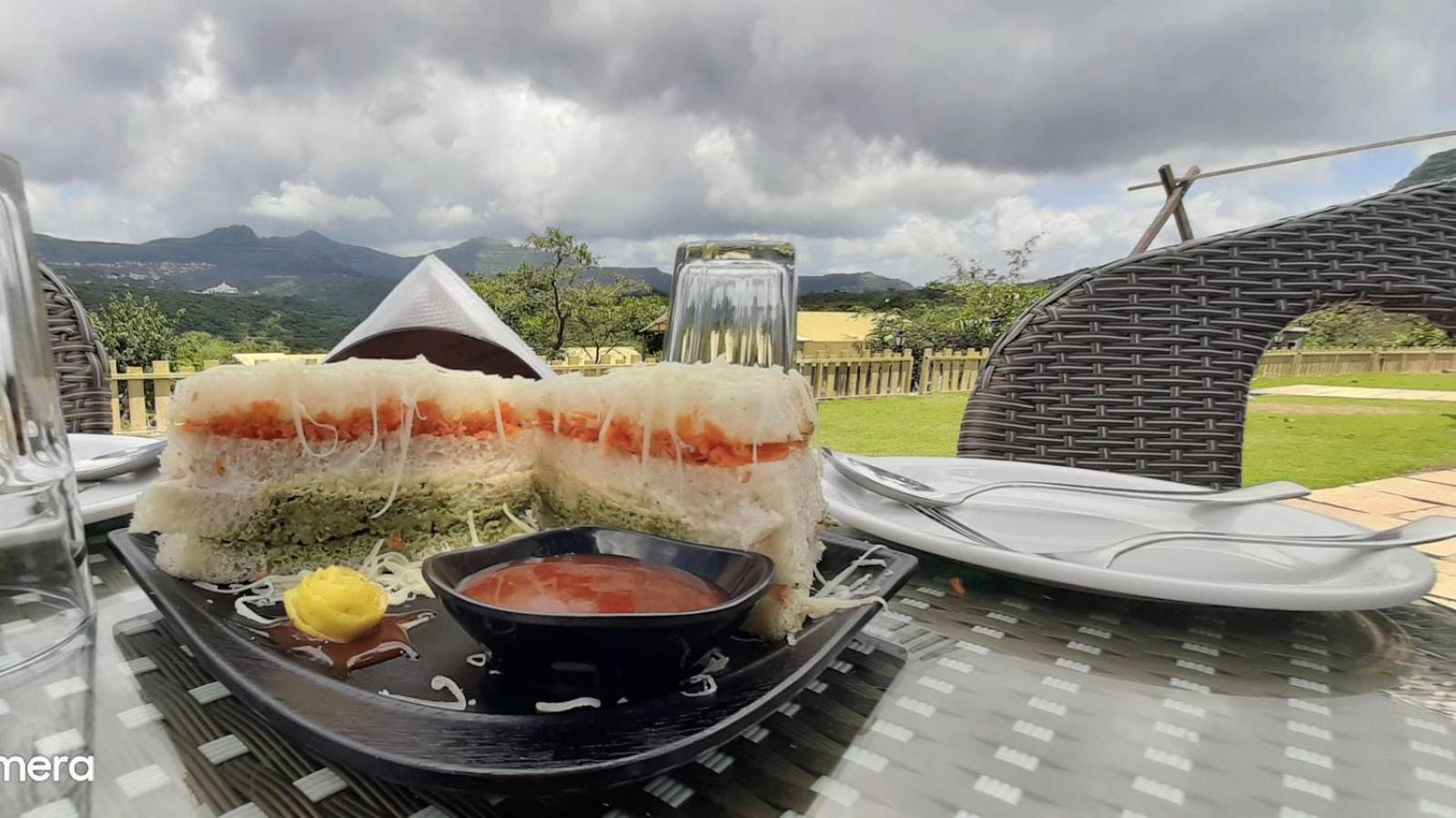 The Canvas Resort In Lonavla מראה חיצוני תמונה