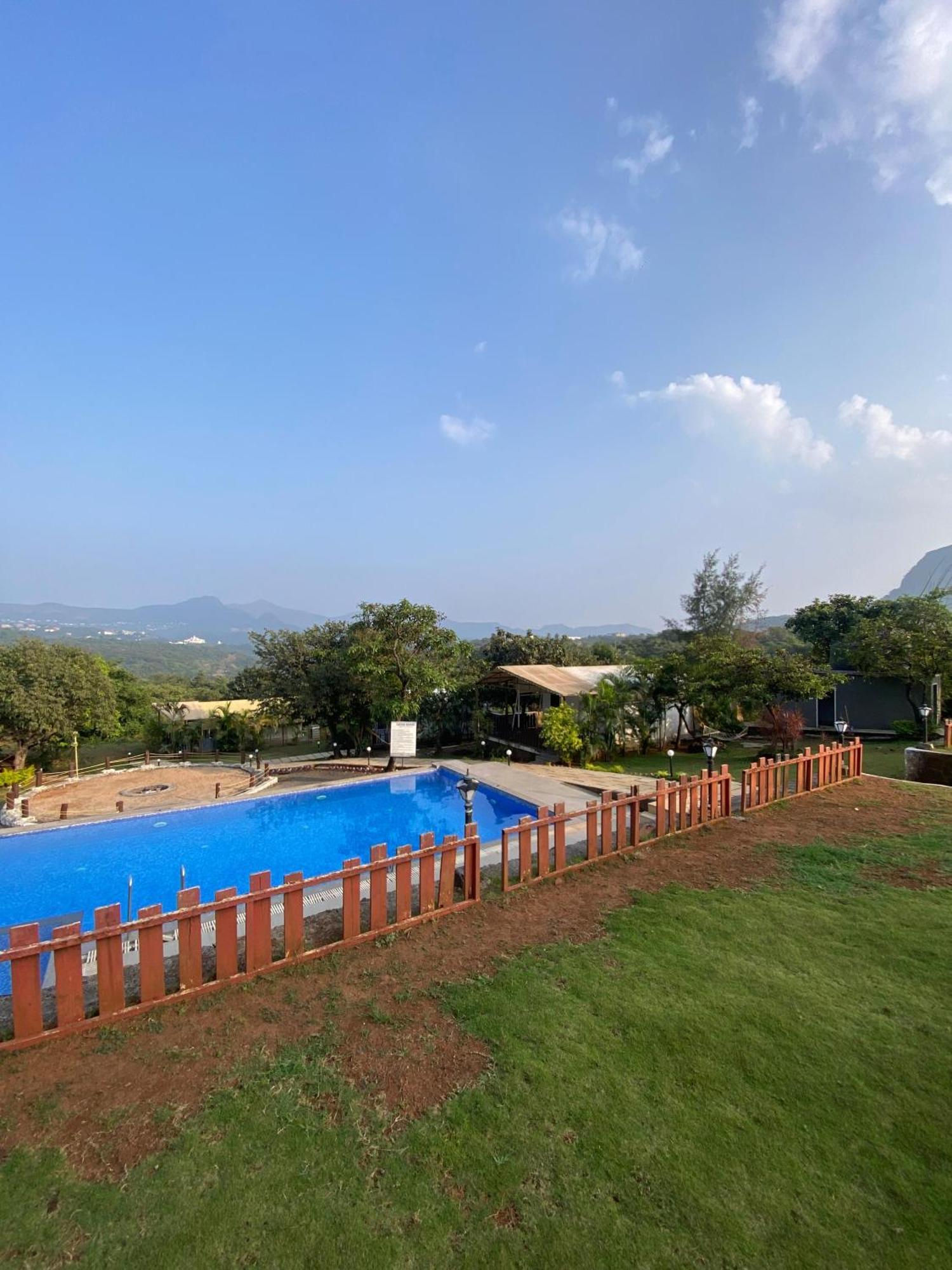 The Canvas Resort In Lonavla מראה חיצוני תמונה