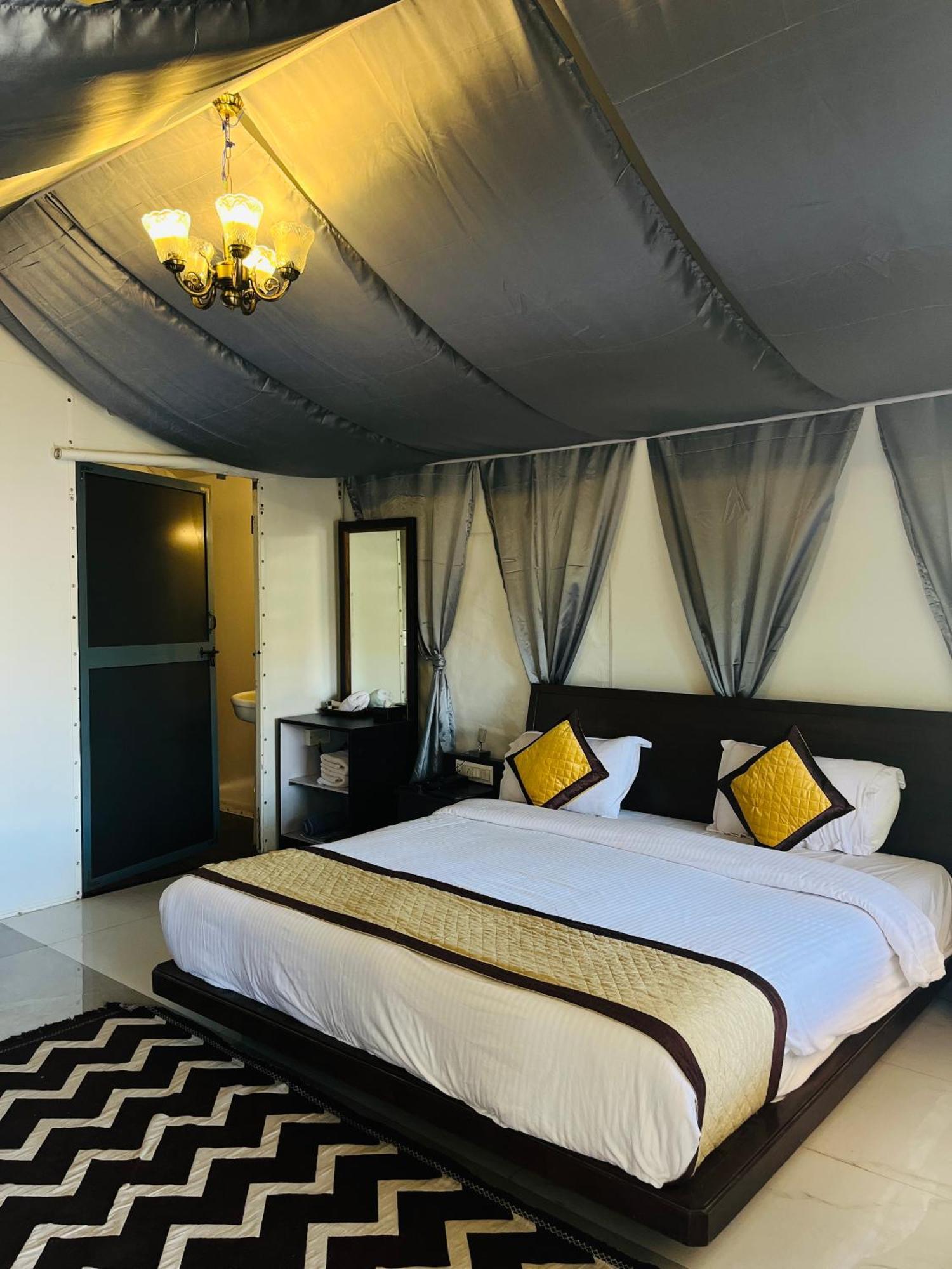 The Canvas Resort In Lonavla מראה חיצוני תמונה