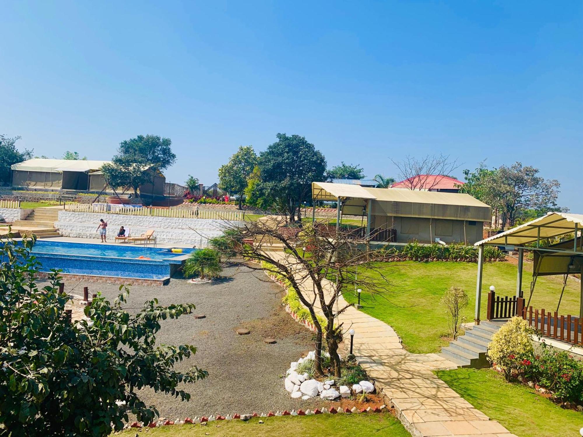 The Canvas Resort In Lonavla מראה חיצוני תמונה